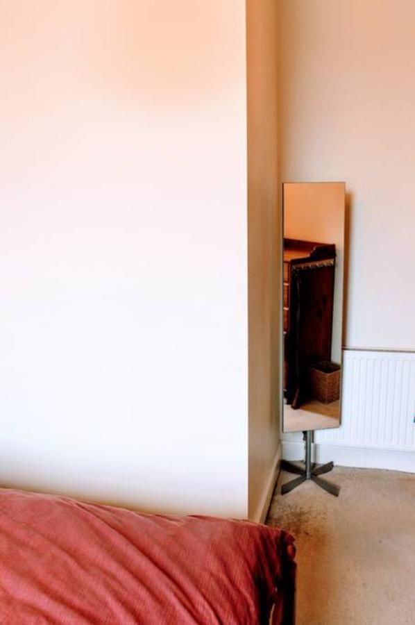 2 Bedroom Apartment With View Of Arthurs Seat Sleeps 4 Edinburgh Exterior photo