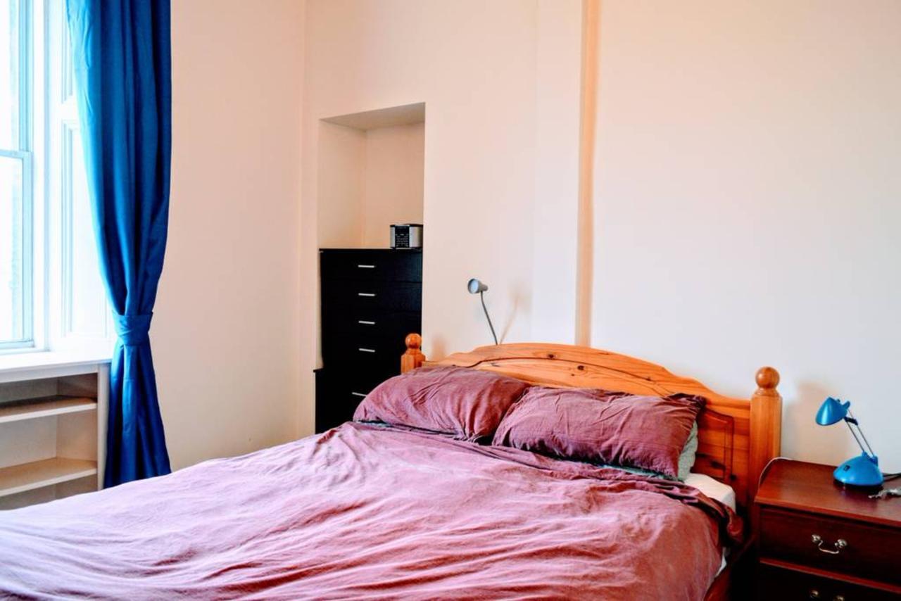 2 Bedroom Apartment With View Of Arthurs Seat Sleeps 4 Edinburgh Exterior photo